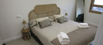 House with pool near senda viva and Bardenas reales