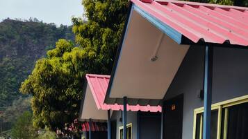 Dobbeltværelse - balkon - udsigt til flod | Terrasse/gårdhave