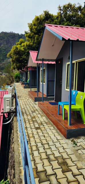 Habitación doble, balcón, vista al río | Terraza o patio