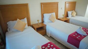 Iron/ironing board, WiFi, bed sheets