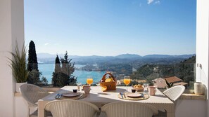 Outdoor dining - Villa Filothea by Corfuescapes (Corfu)