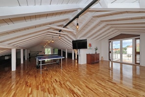 Games room - Villa Demare with Private Heated Pool (Lovinac)
