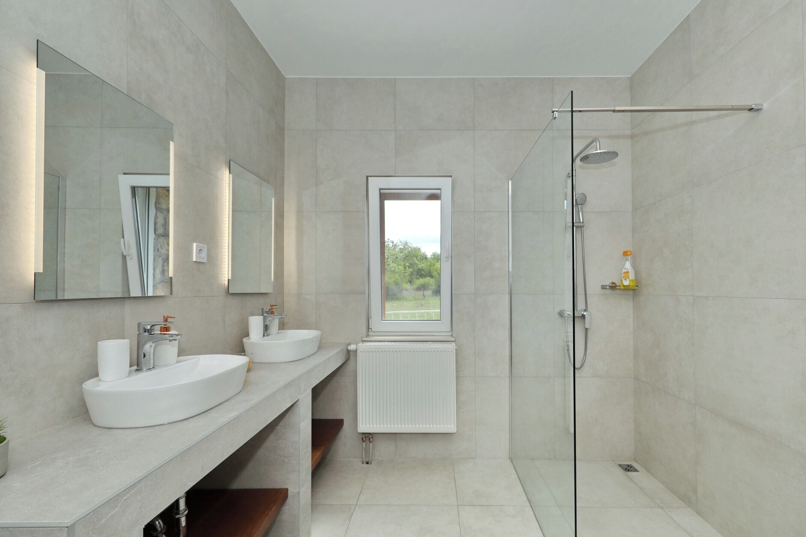 Family Villa, 5 Bedrooms, Private Pool, Courtyard View | Bathroom | Shower, free toiletries, hair dryer, towels