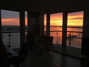 Interior - Panoramic River View Apartment in Greenwich - Central London in 15 min (London)