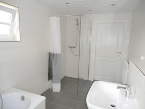 Shower - Holiday Home Drelsdorfer Forst with Private Terrace, Garden and Wi-Fi (Drelsdorf)