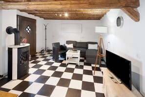 TV, fireplace, table tennis