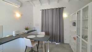 Apartemen Deluks | Tempat makan