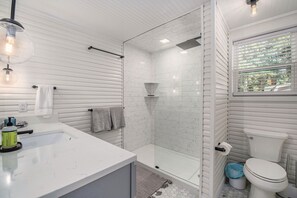 Bathroom - Farmhouse: Walloon Lake Getaway walk to Beach (Boyne Falls)