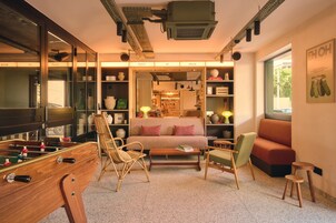 Sala de estar en el lobby