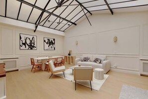 Interior - A Beaming 3-BR/2Ba - Montorgueil (Paris)