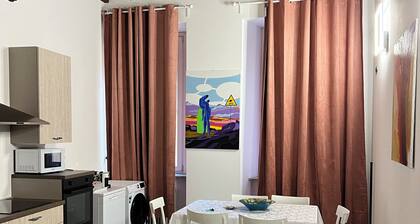Cozy one-bedroom apartment with full kitchen in the historic center