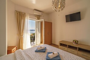 1 bedroom, free WiFi, bed sheets - Apartment with sea view in Dramalj - for 2-3 persons (Dramalj)