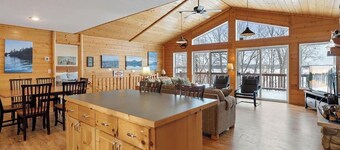 Northwoods Escape on Rabbit Lake: Lakefront, Hot tub, Cuyuna Bike Trails
