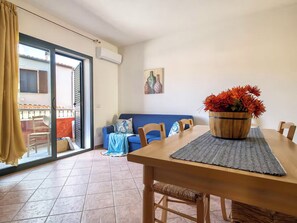 Dining - Residence Il Ciliegio with swimming pool - Apartment 3 (Trinity of Agultu)