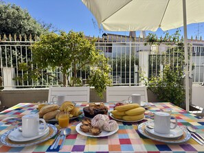 Outdoor dining - ALBUFEIRA STYLISH 4 by HOMING (Albufeira)