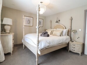2 bedrooms, individually decorated, individually furnished, free WiFi - 2 Llewelyn Street (Conwy)