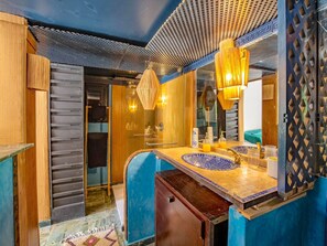 Shower, hair dryer, towels, soap - Palais Laila (Aghbalou)