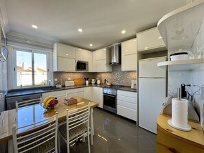 Microwave, dishwasher, coffee/tea maker - Albufeira Stylish 5 by Homing (Albufeira)