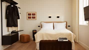 Superior Studio, Kitchenette, City View | Desk, free cots/infant beds, free WiFi, bed sheets
