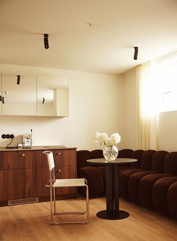 Unclassified image, 1 of 76, button - Mjólk Hotel (Reykjavík)
