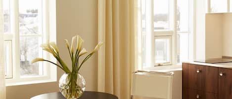Standard Studio, Kitchenette, City View | Private kitchenette | Fridge, stovetop, dishwasher, coffee/tea maker
