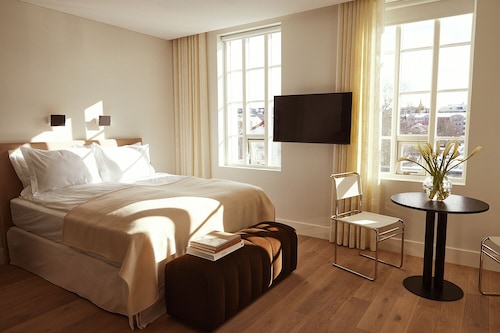 Mjólk Hotel
