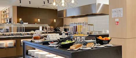 Free daily buffet breakfast