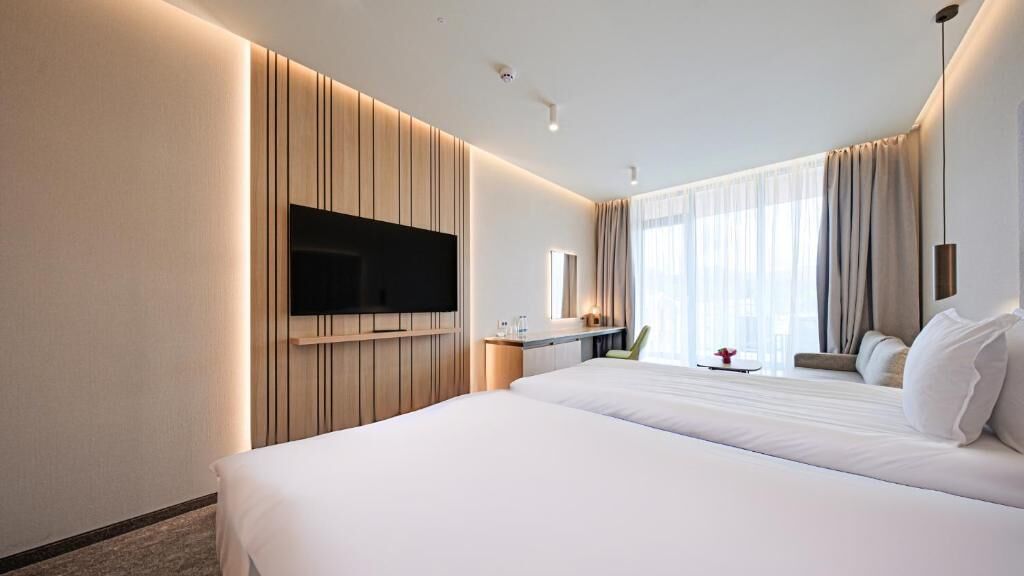 Premium Room, Balcony, Mountain View