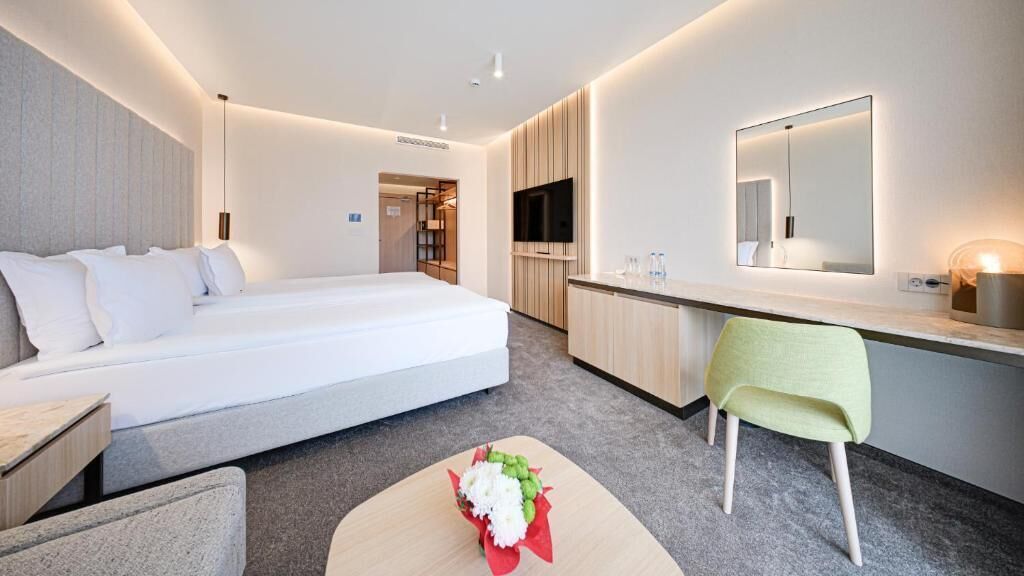 Premium Room, Balcony, Mountain View