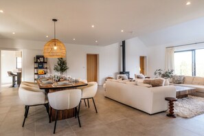 Interior - Luxury Cotswolds Estate with Pool (Wootton)