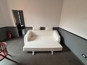 Living area - LH51 Urban Suite (Napoli)