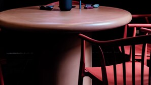 Leilighet – standard, balkong, parkutsikt | Oppholdsområde