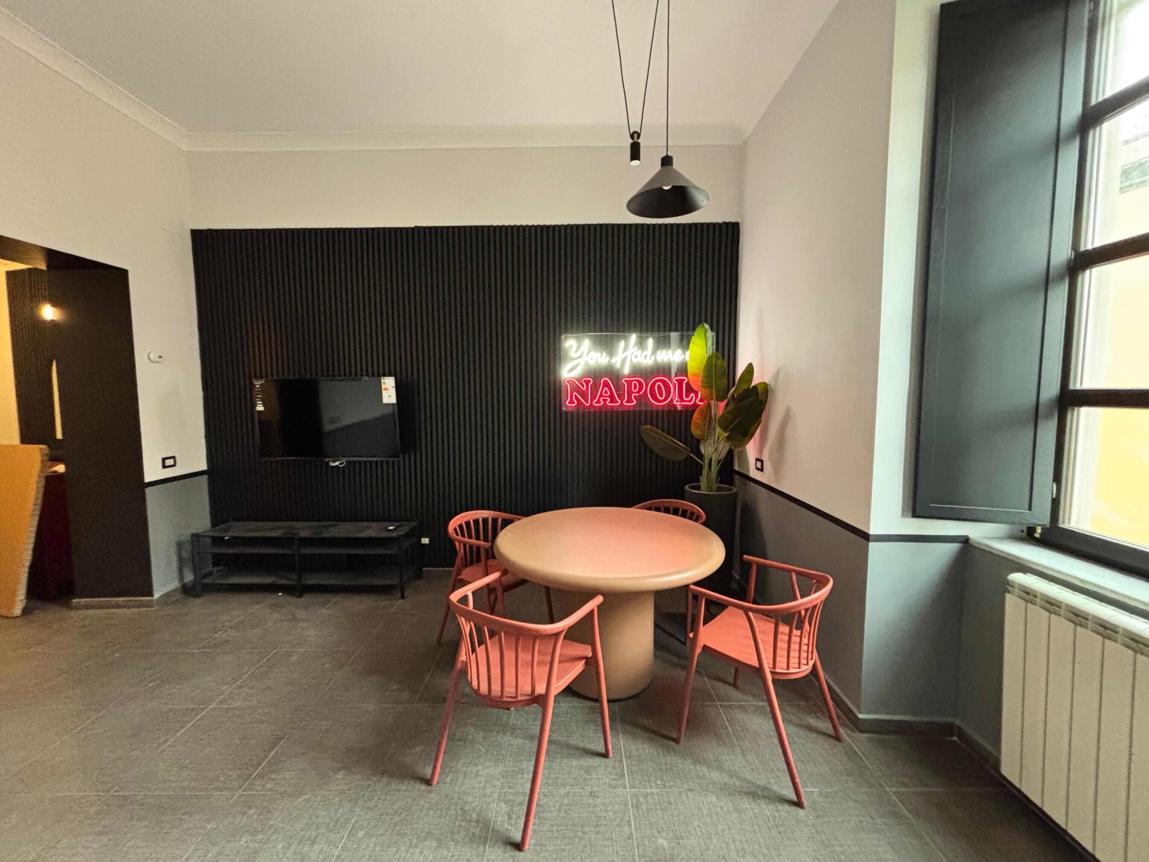 Standard Apartment, Balcony, Park View | Tempat makan