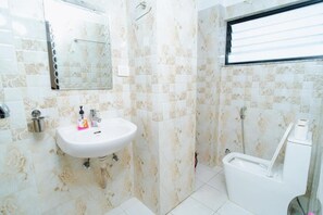 Habitación doble superior, vistas a la ciudad | Baño