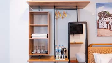 Superior Triple Room, City View | Interior