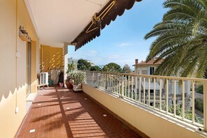 Property grounds - Cap D'Antibes Hermitage 2P with Garage, Terrace, Near Beaches (Antibes)