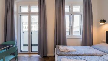 Studio, niet-roken | Hypoallergeen beddengoed, een laptopwerkplek, verduisterende gordijnen