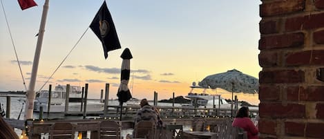 屋外ダイニングエリア