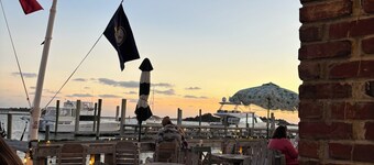 Experience the Historical Charm of Swansboro! Unique adventures await! 🦢