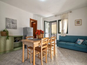 Dining - Residence Il Ciliegio with swimming pool - Apartment 5 (Trinity of Agultu)