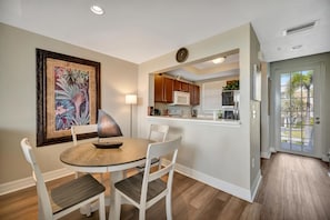 House | 2 bedrooms, Internet - Mangrove View 2BR - Pool Hot Tub Gym Access (Ruskin)
