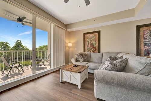 Mangrove View 2BR - Pool Hot Tub Gym Access