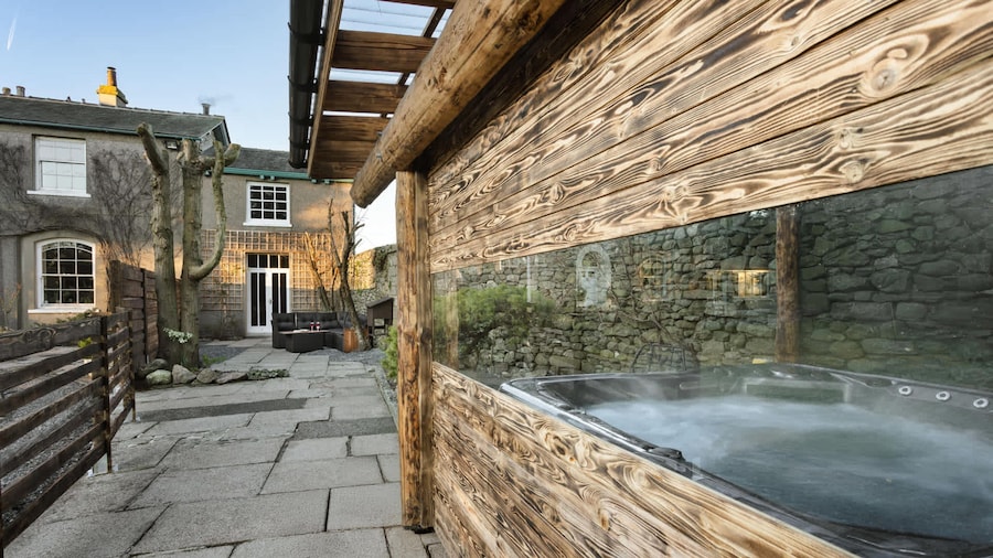 Old Earth Ridgestone