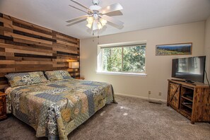 3 bedrooms, iron/ironing board, free WiFi, bed sheets - Lake Forest Glen #142 by Hauserman Rentals (Tahoe City)