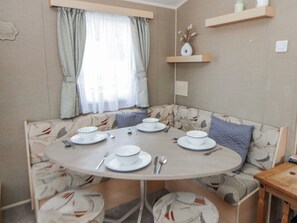 Dining - Ger Y Mor (New Quay)