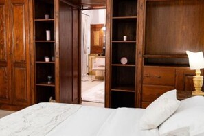 Room - One Bedroom Apartment (Timișoara)