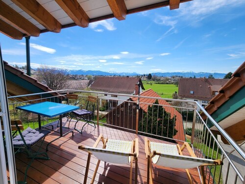 Jacklis Haus anno 1657 – Éco-appartement avec vue sur les montagnes, grand jardin & piscine