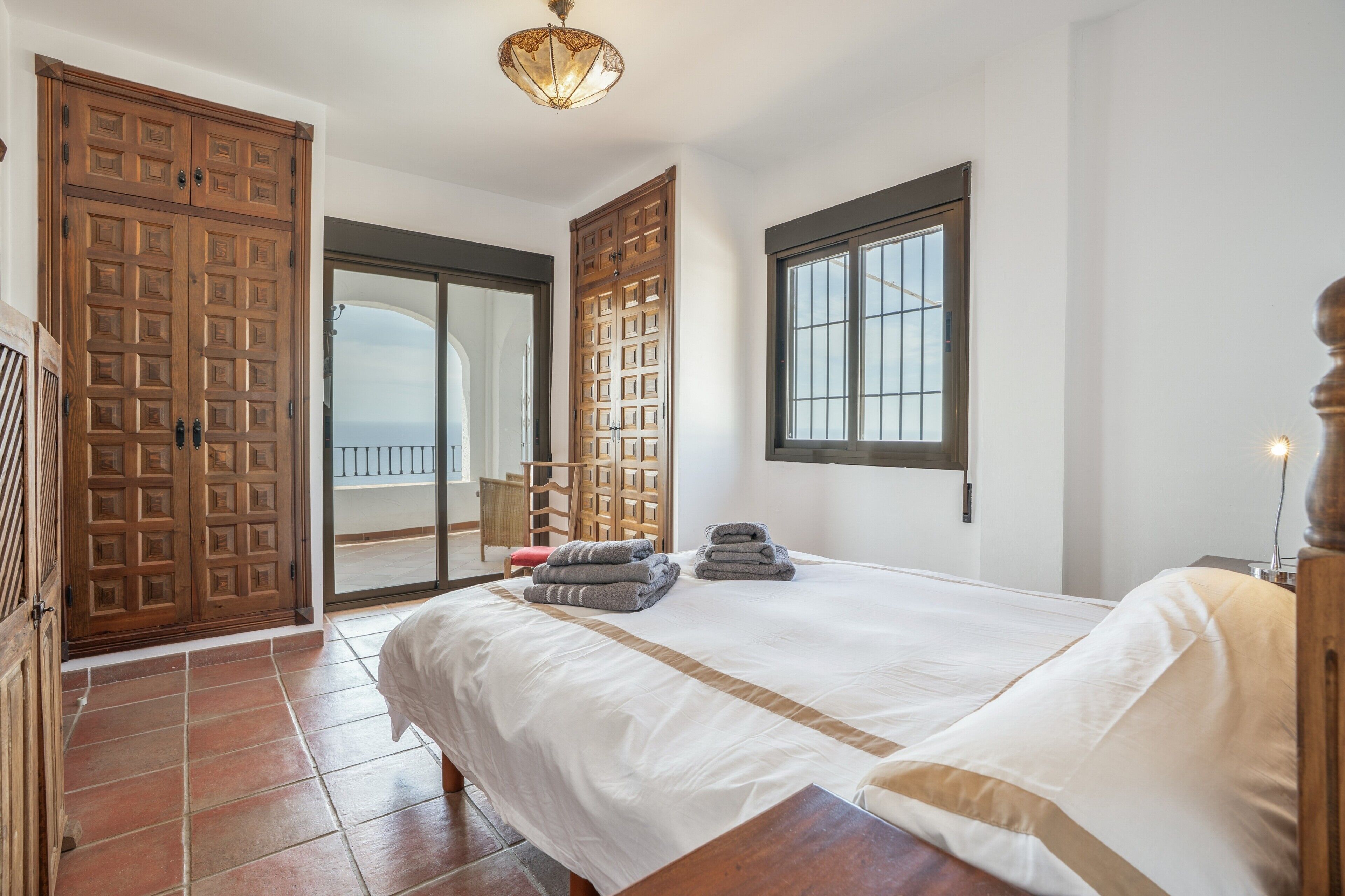 3 dormitorios, tabla de planchar con plancha, wifi y ropa de cama