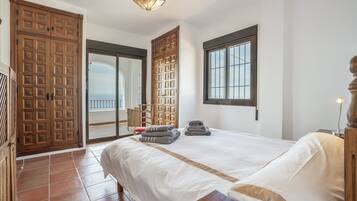 3 dormitorios, tabla de planchar con plancha, wifi y ropa de cama