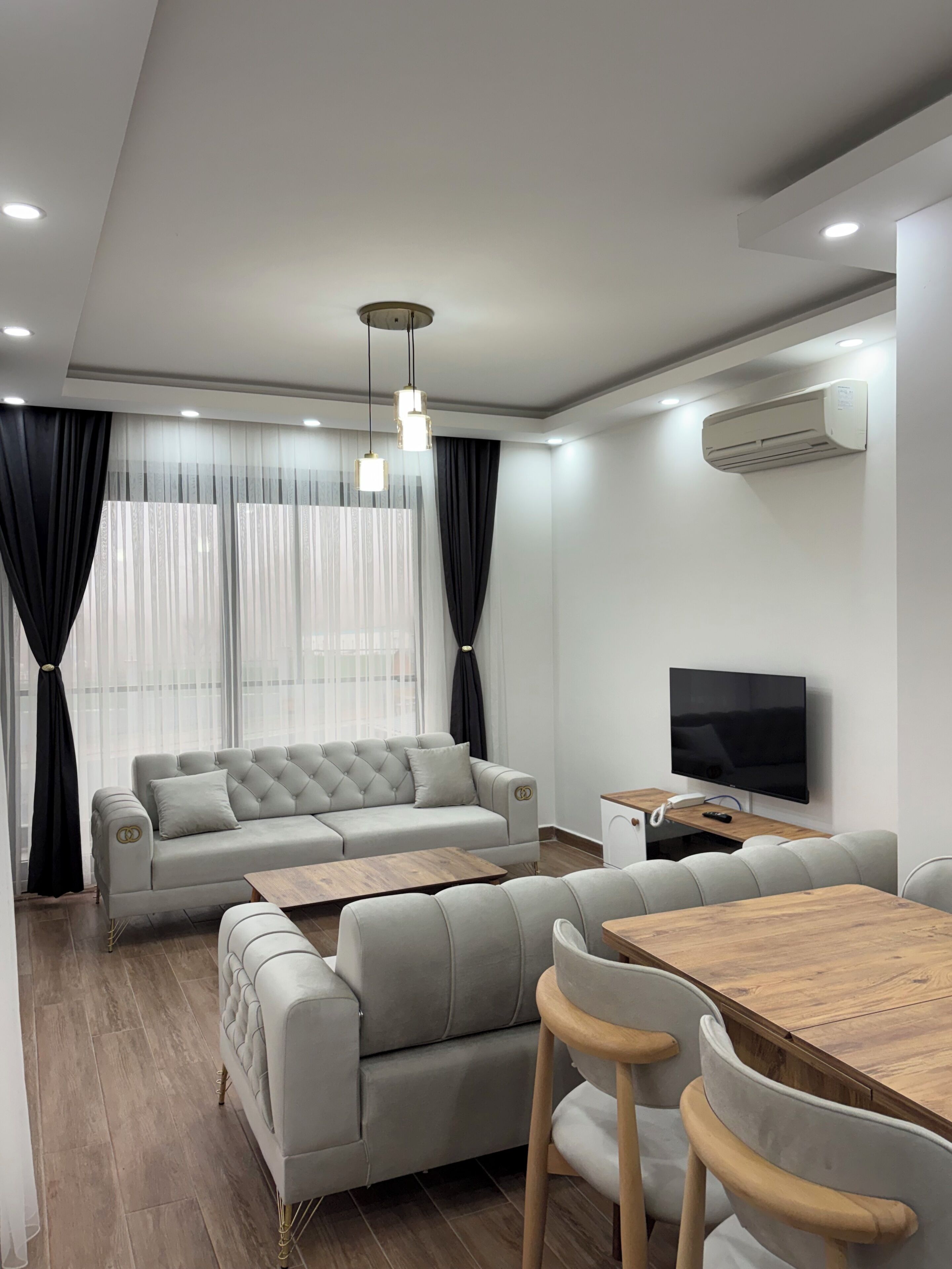 Condo, Balcony, Lake View | Ruang tamu